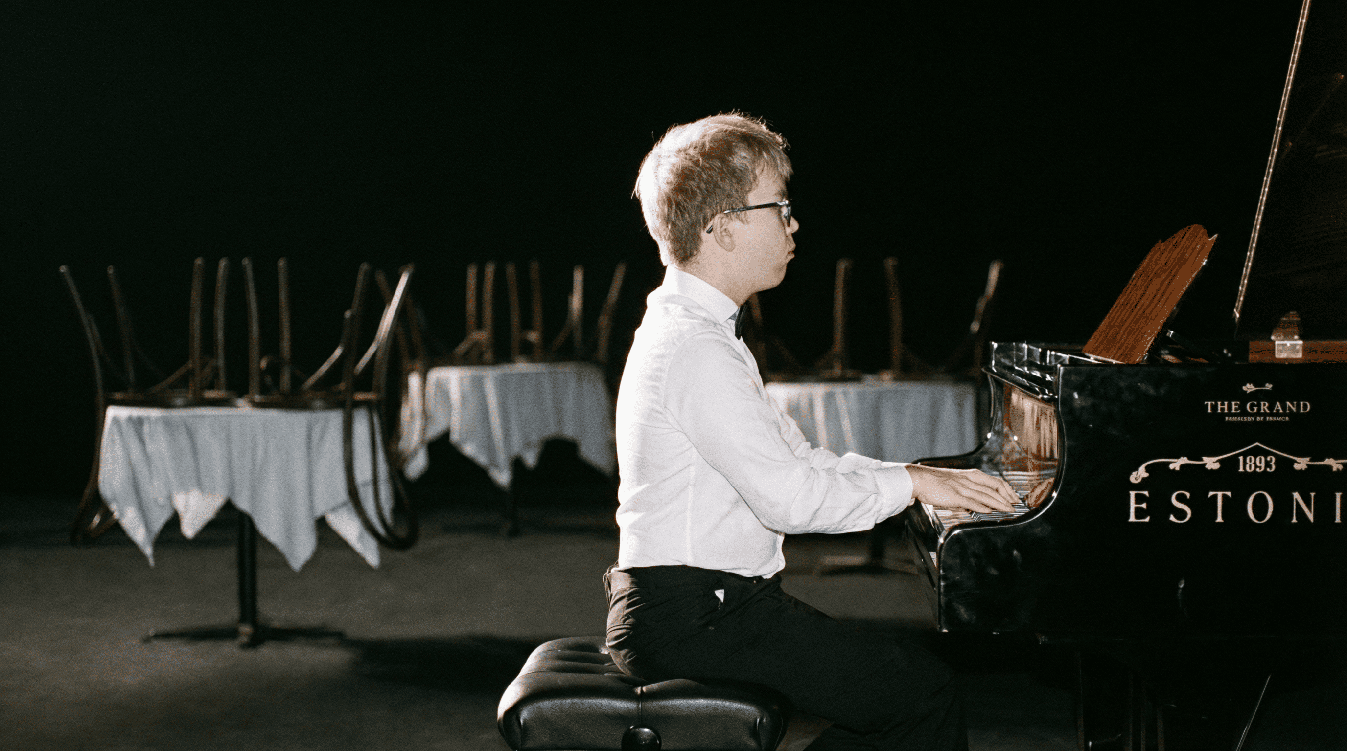 Estonia Estonia 190 HB