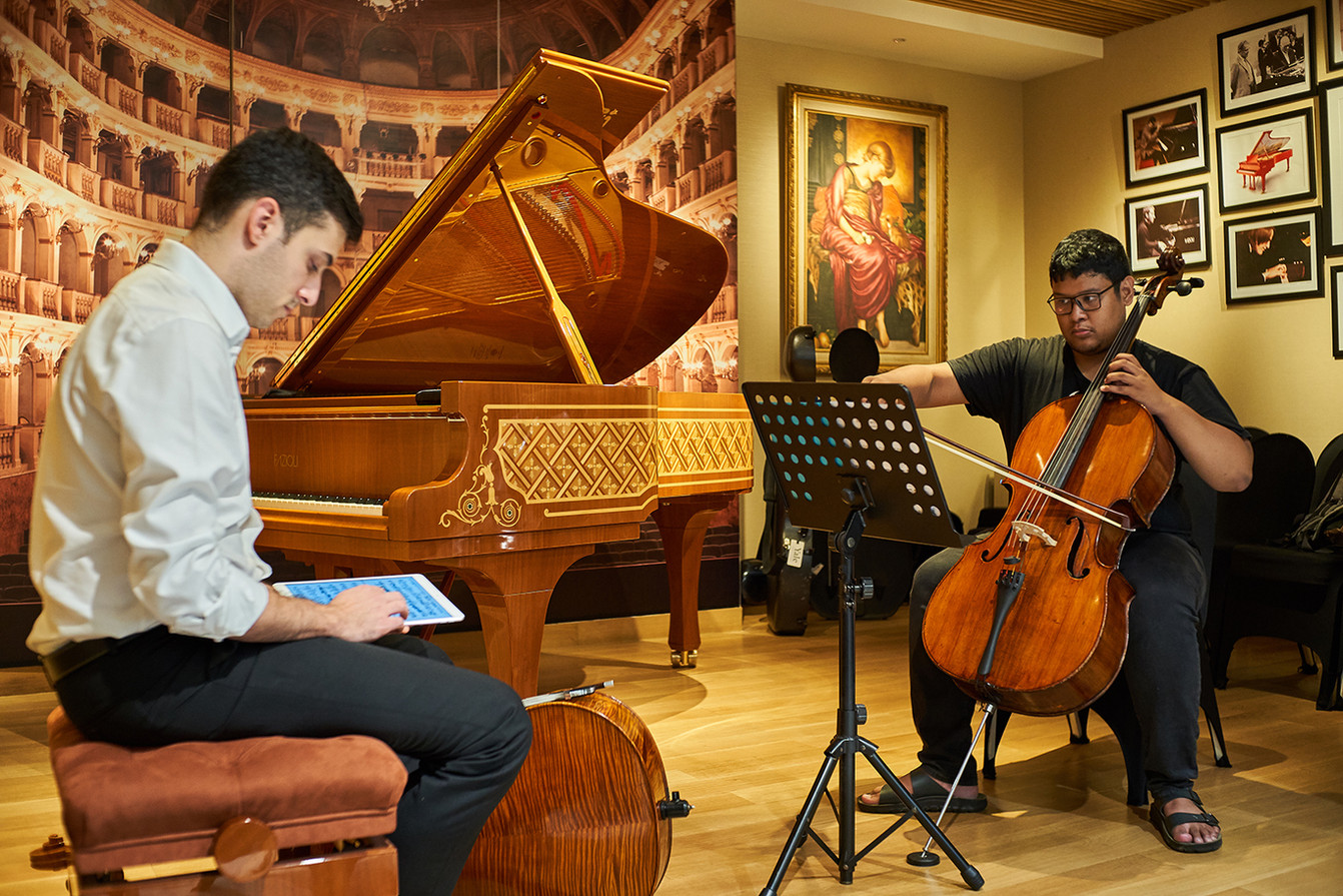 Masterclass by Samuel DeCaprio (Cello)